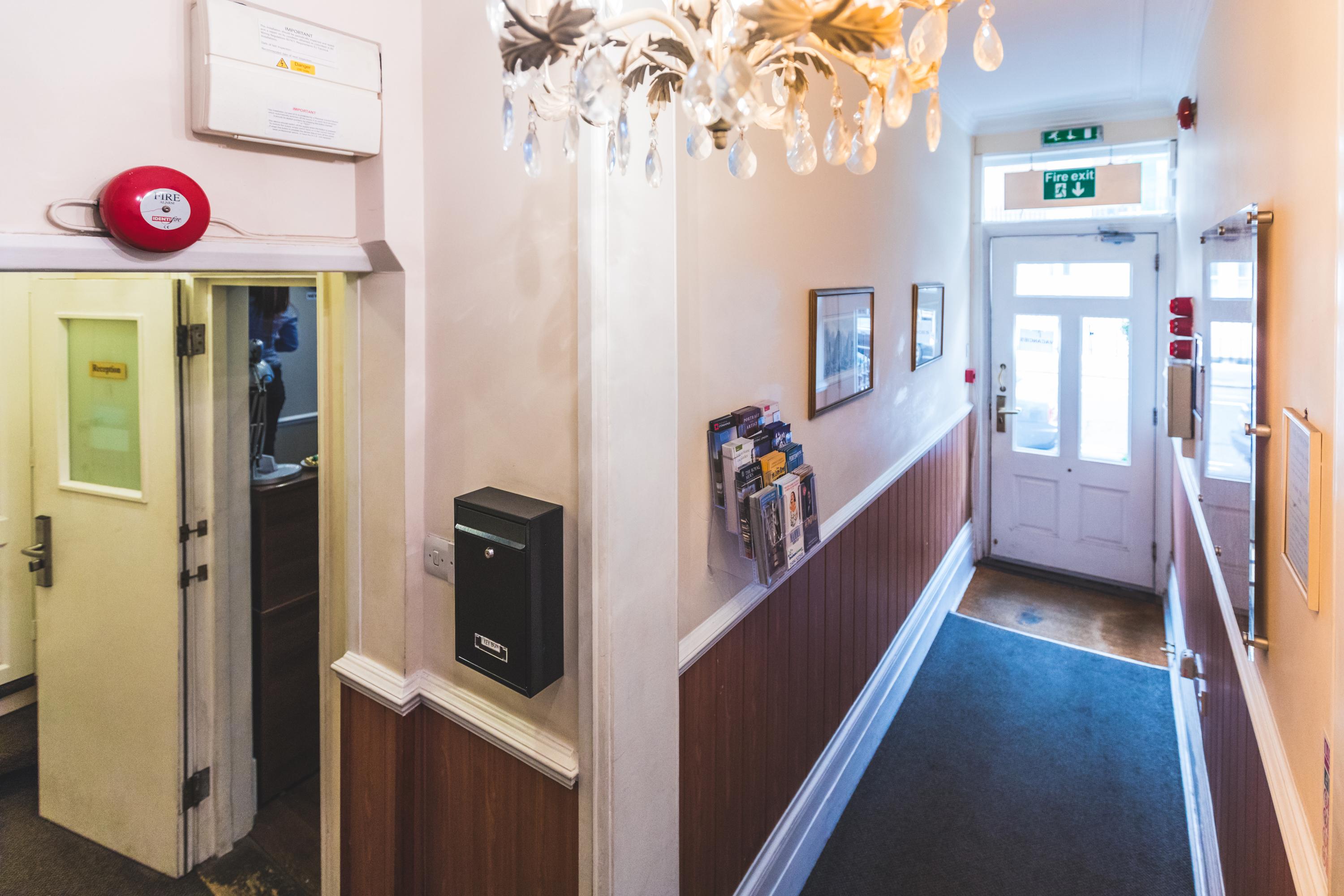 Belgravia Rooms Hotel London Bagian luar foto